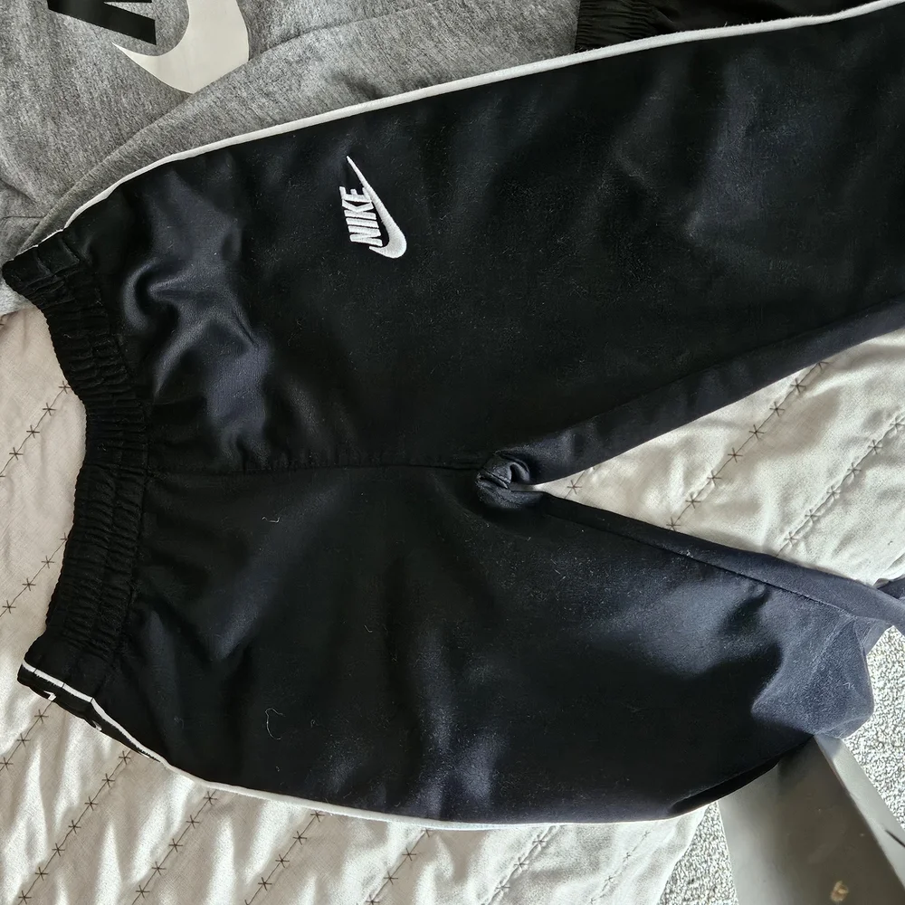 Nike Bundle - Picture 4 of 6